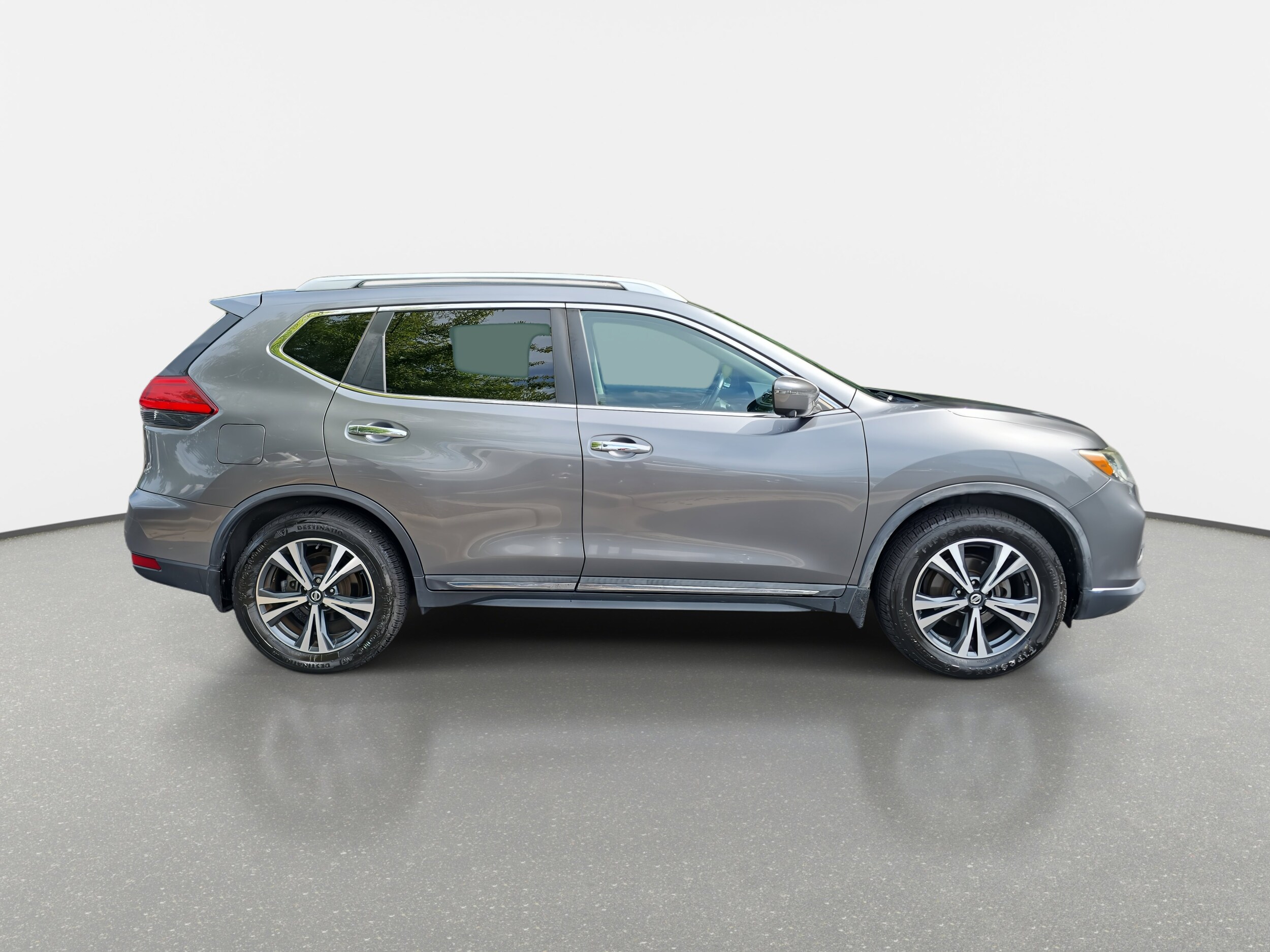 2017 Nissan Rogue SL photo 4