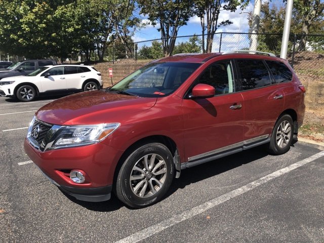 2013 Nissan Pathfinder SL photo 2