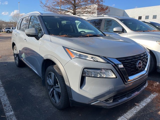 2022 Nissan Rogue SL photo 2