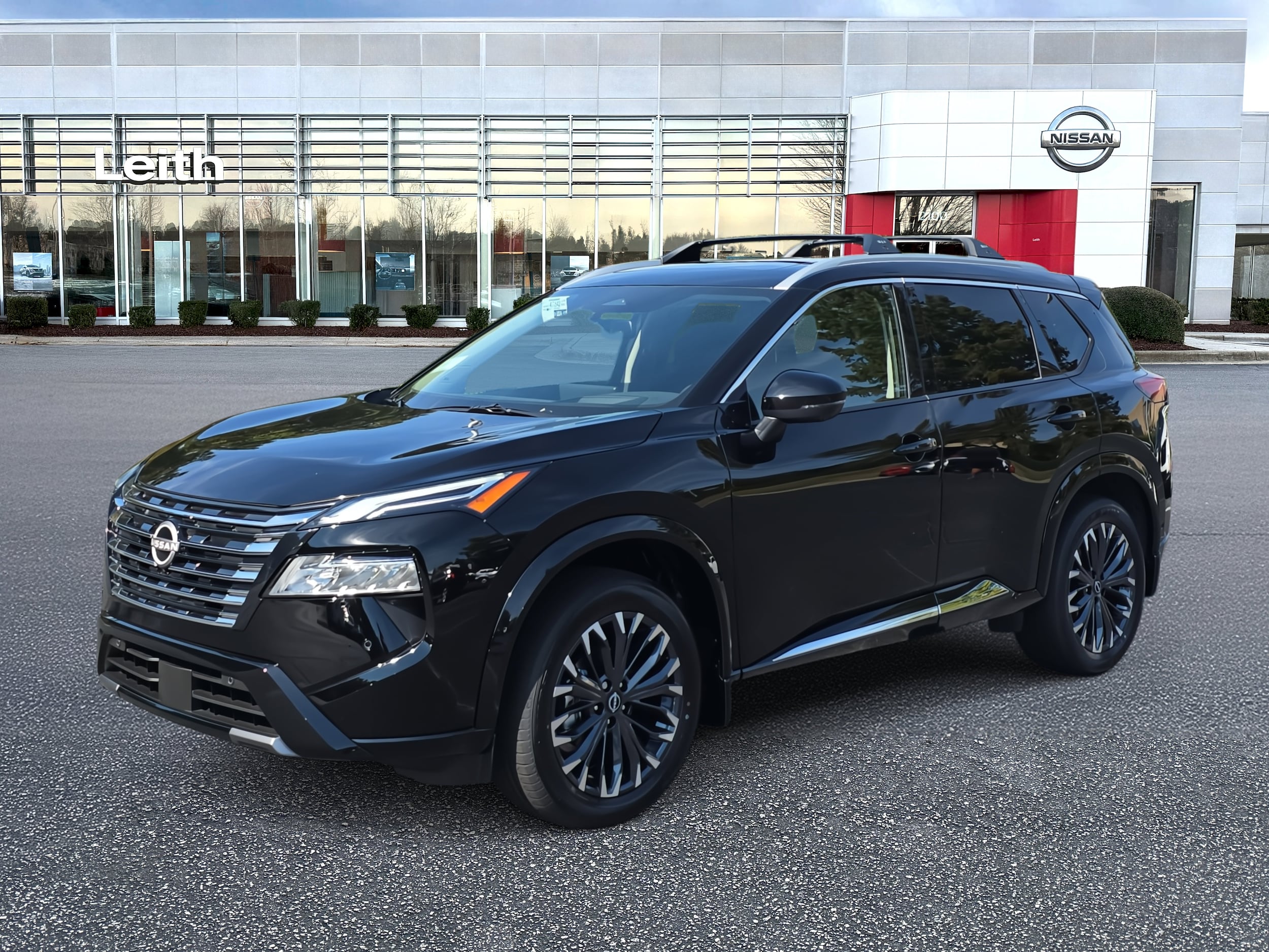 2026 Nissan Rogue Platinum's photo