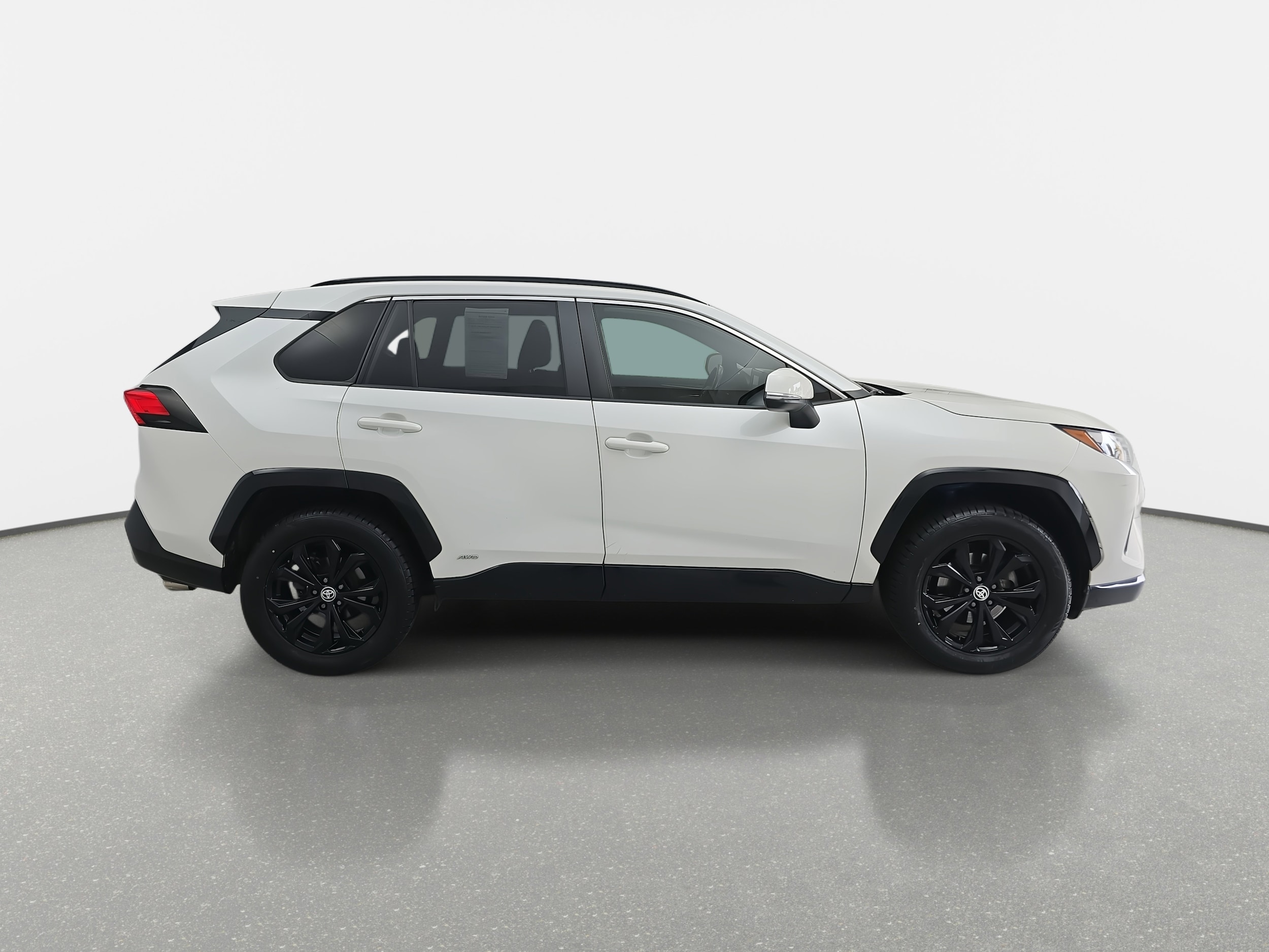 2022 Toyota RAV4 Hybrid SE photo 4