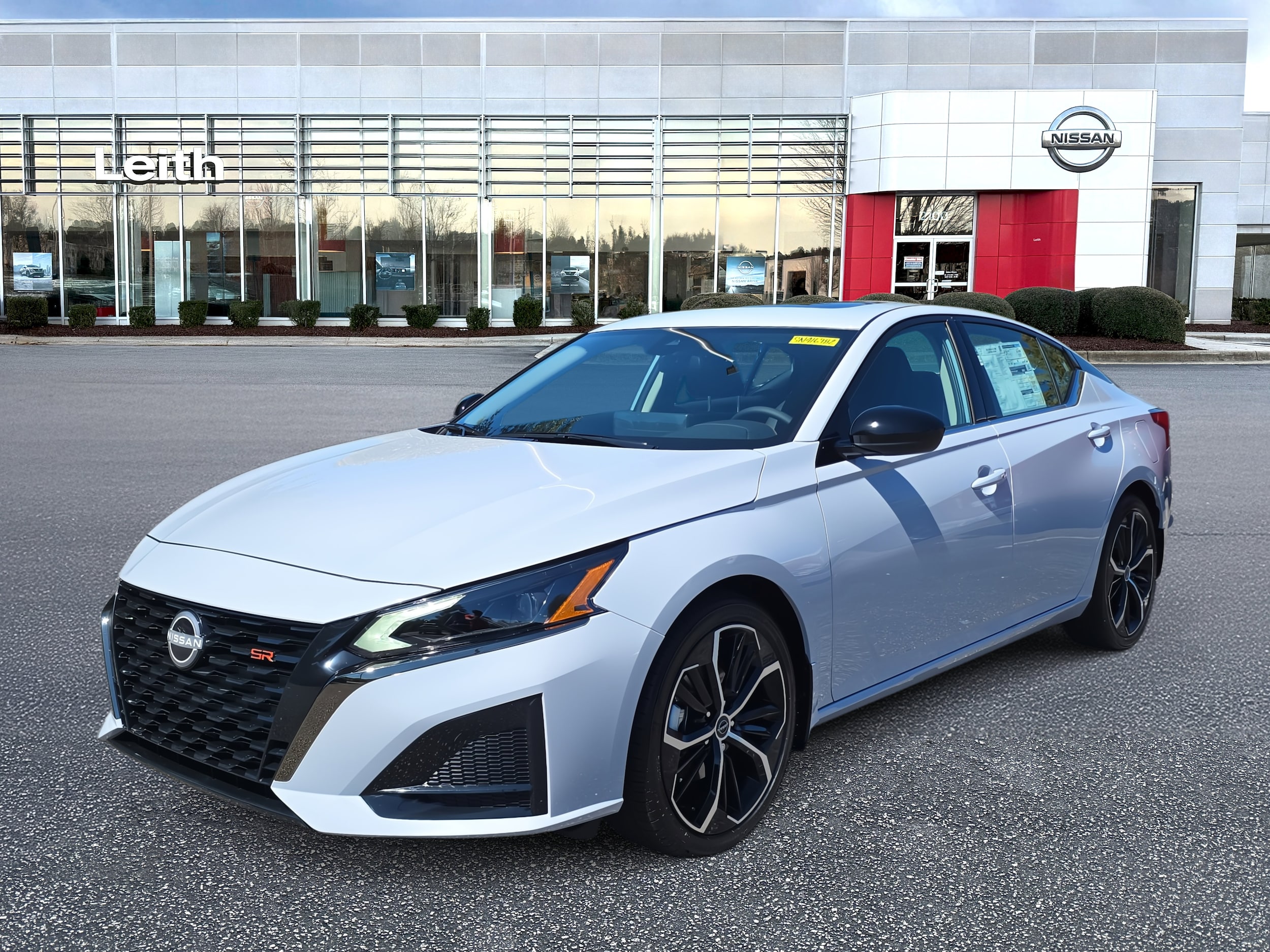 2025 Nissan Altima SR's photo