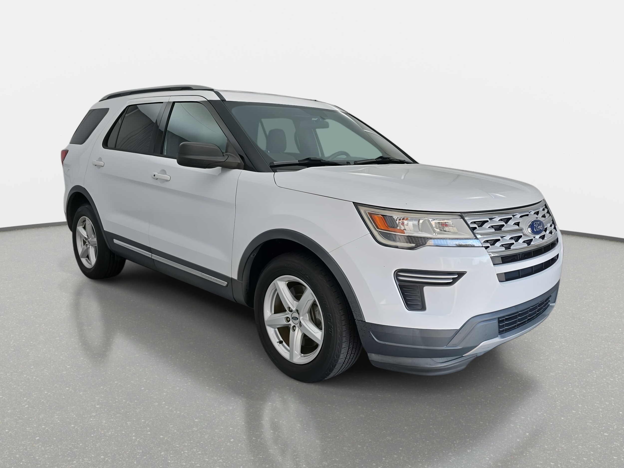 2018 Ford Explorer XLT photo 3