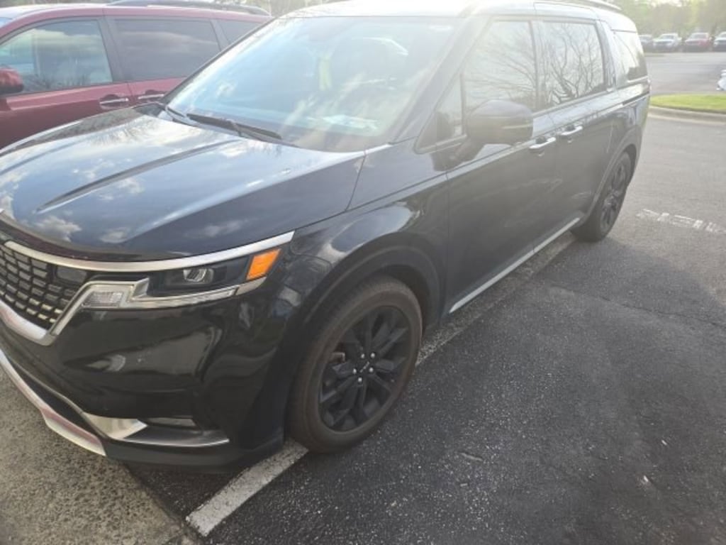 Used 2024 Kia Carnival SX MPV