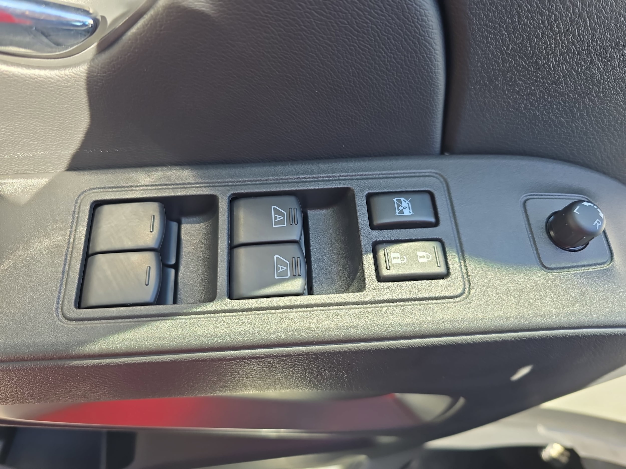 2026 Nissan Frontier SV - Photo 25