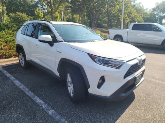 2019 Toyota RAV4 Hybrid XLE photo 3