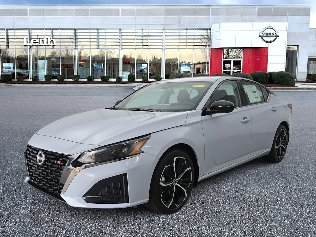 New 2025 Nissan Altima SR Sedan