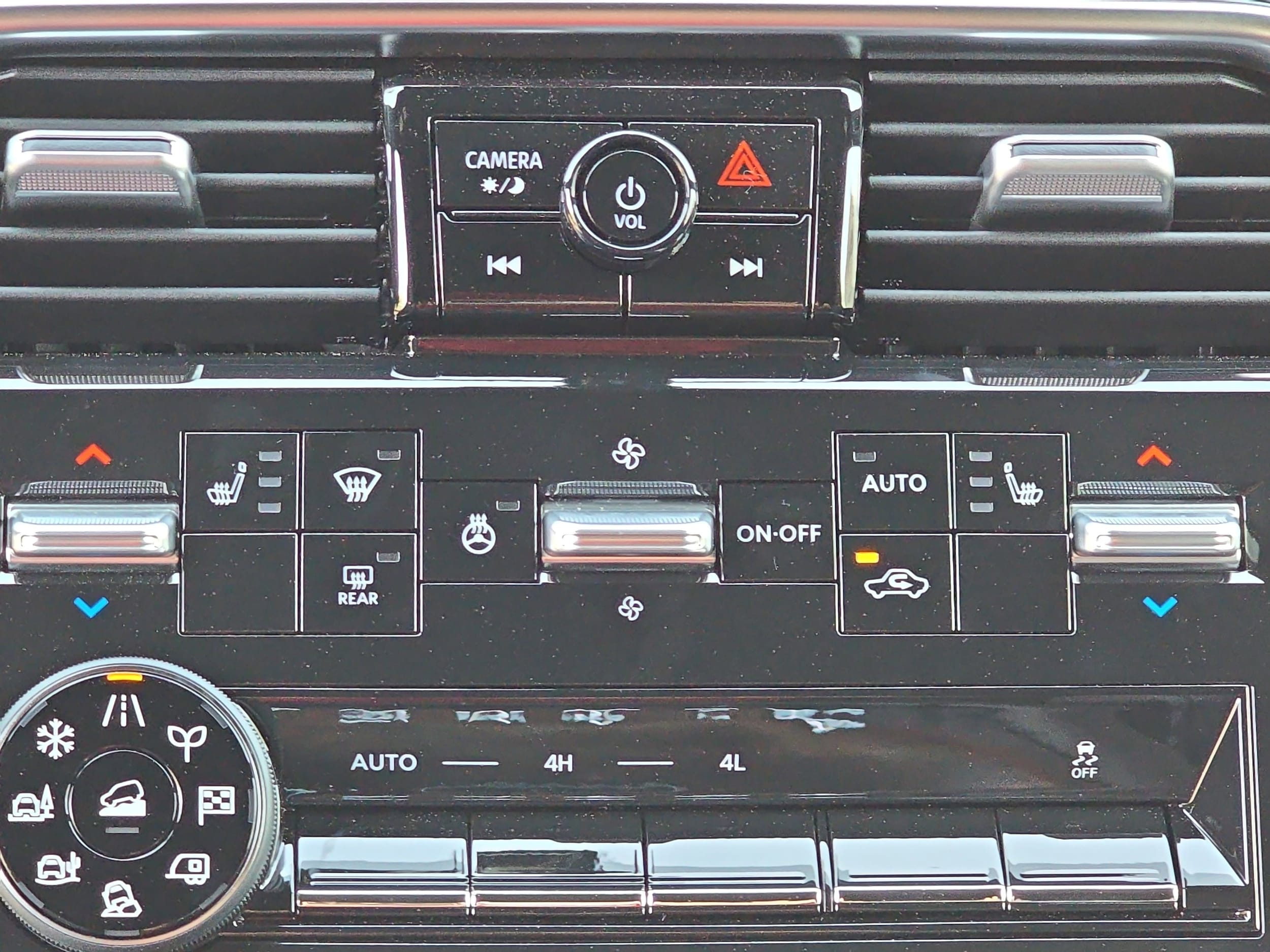 2025 Nissan Armada SL - Photo 25