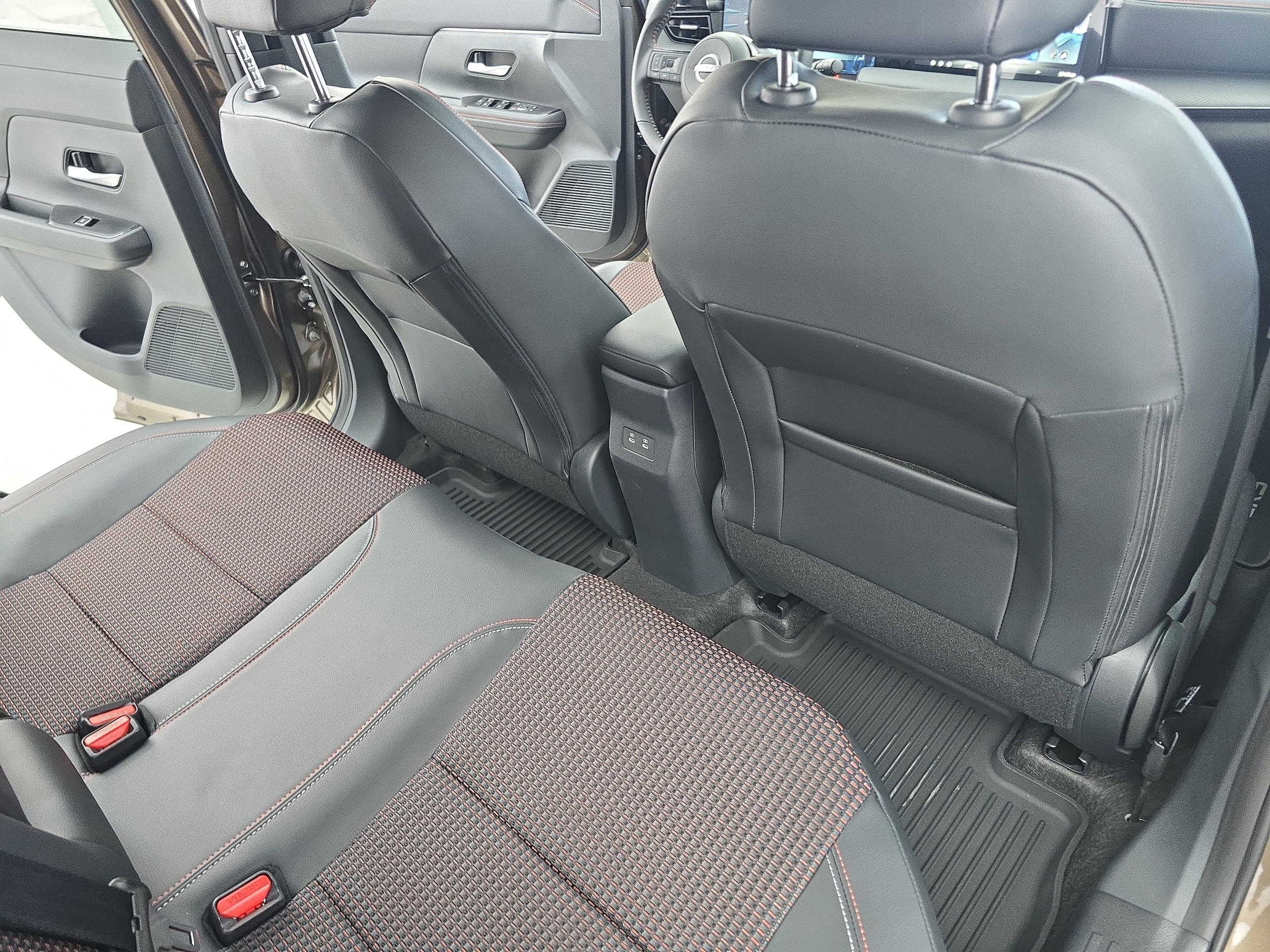 2026 Nissan KICKS SR - Photo 11