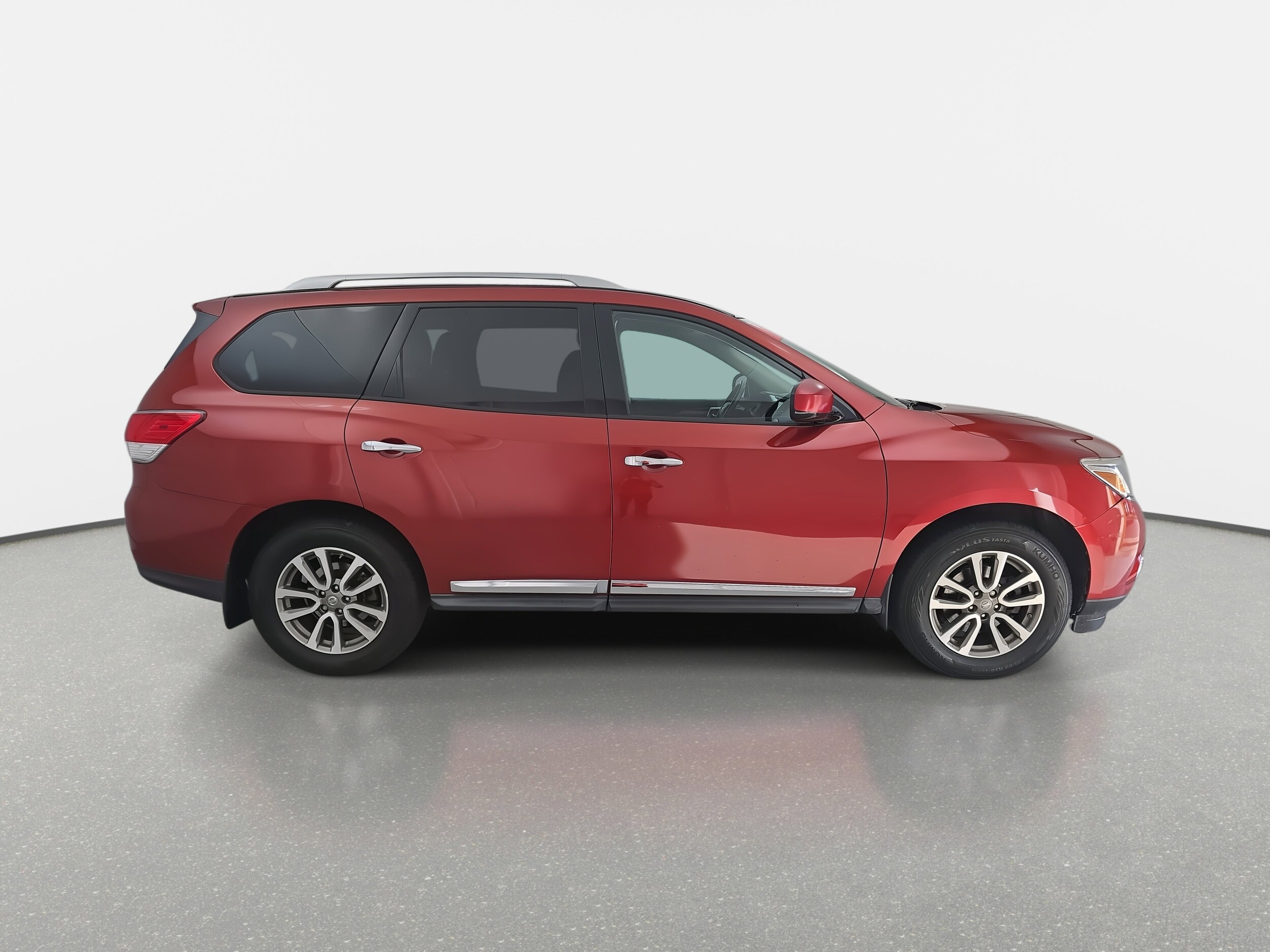 2013 Nissan Pathfinder SL photo 4