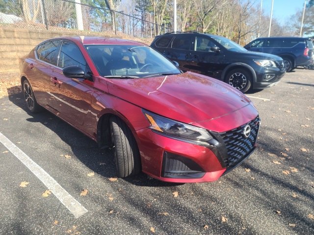 2023 Nissan Altima 2.5 SR photo 2