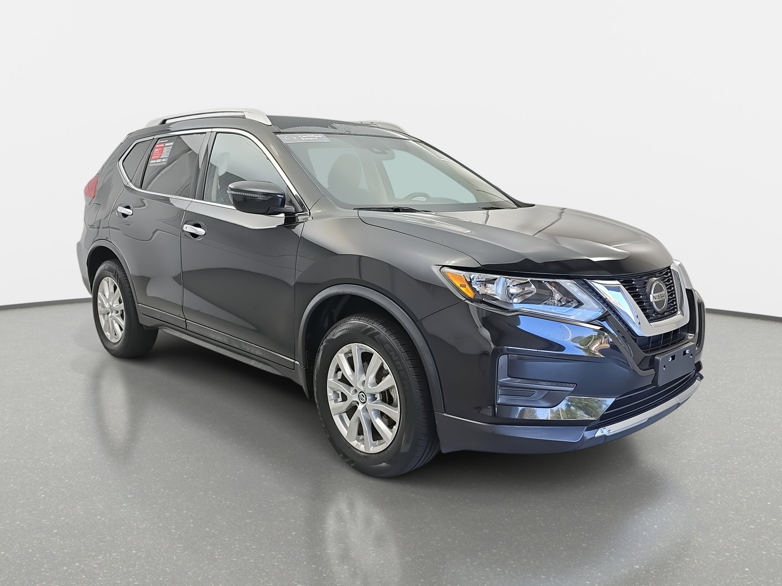 2019 Nissan Rogue SV photo 3
