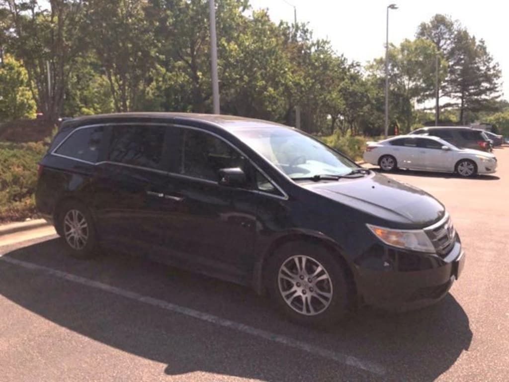 Used 2011 Honda Odyssey EX-L Van