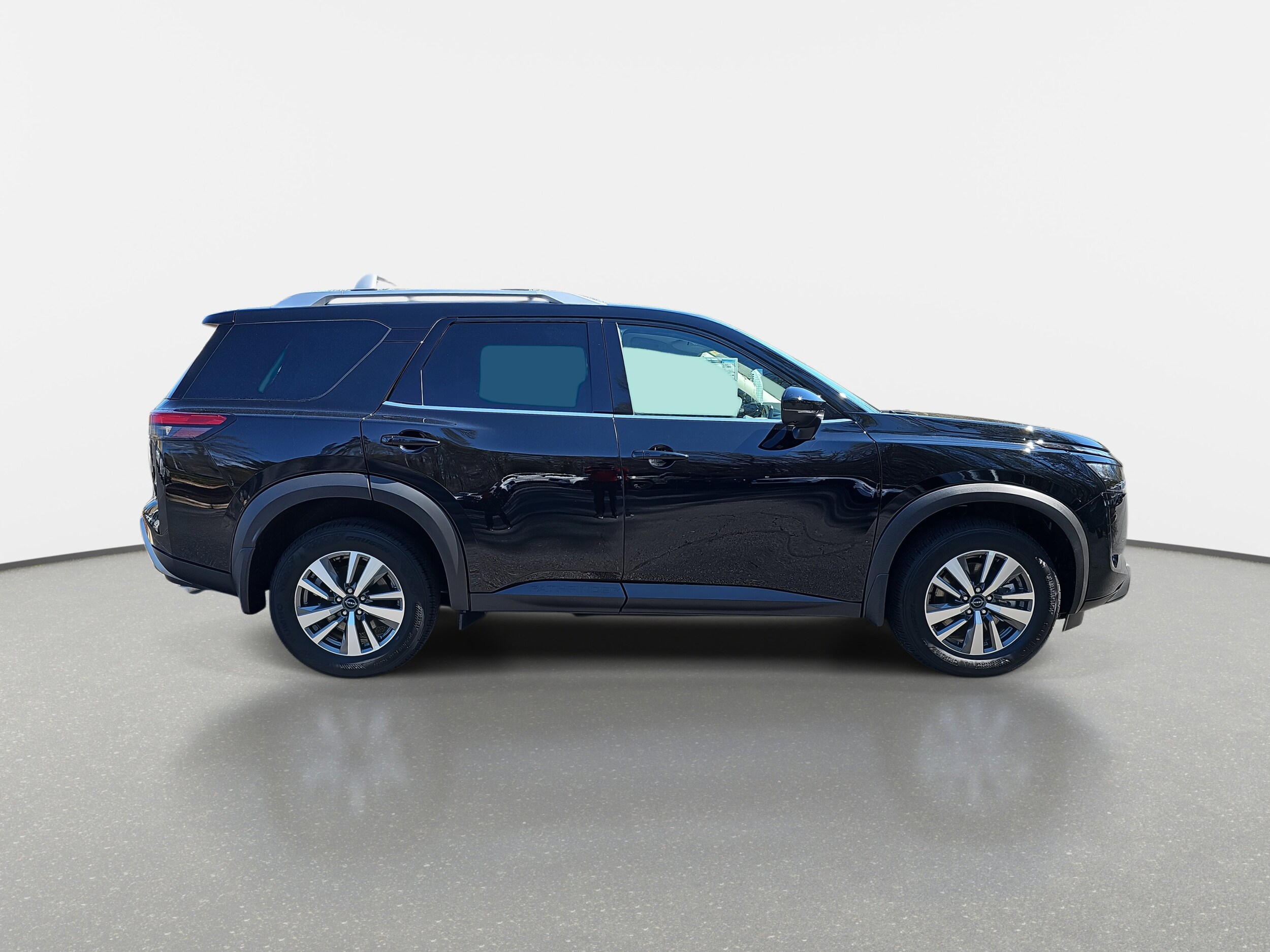 2025 Nissan Pathfinder SL photo 4
