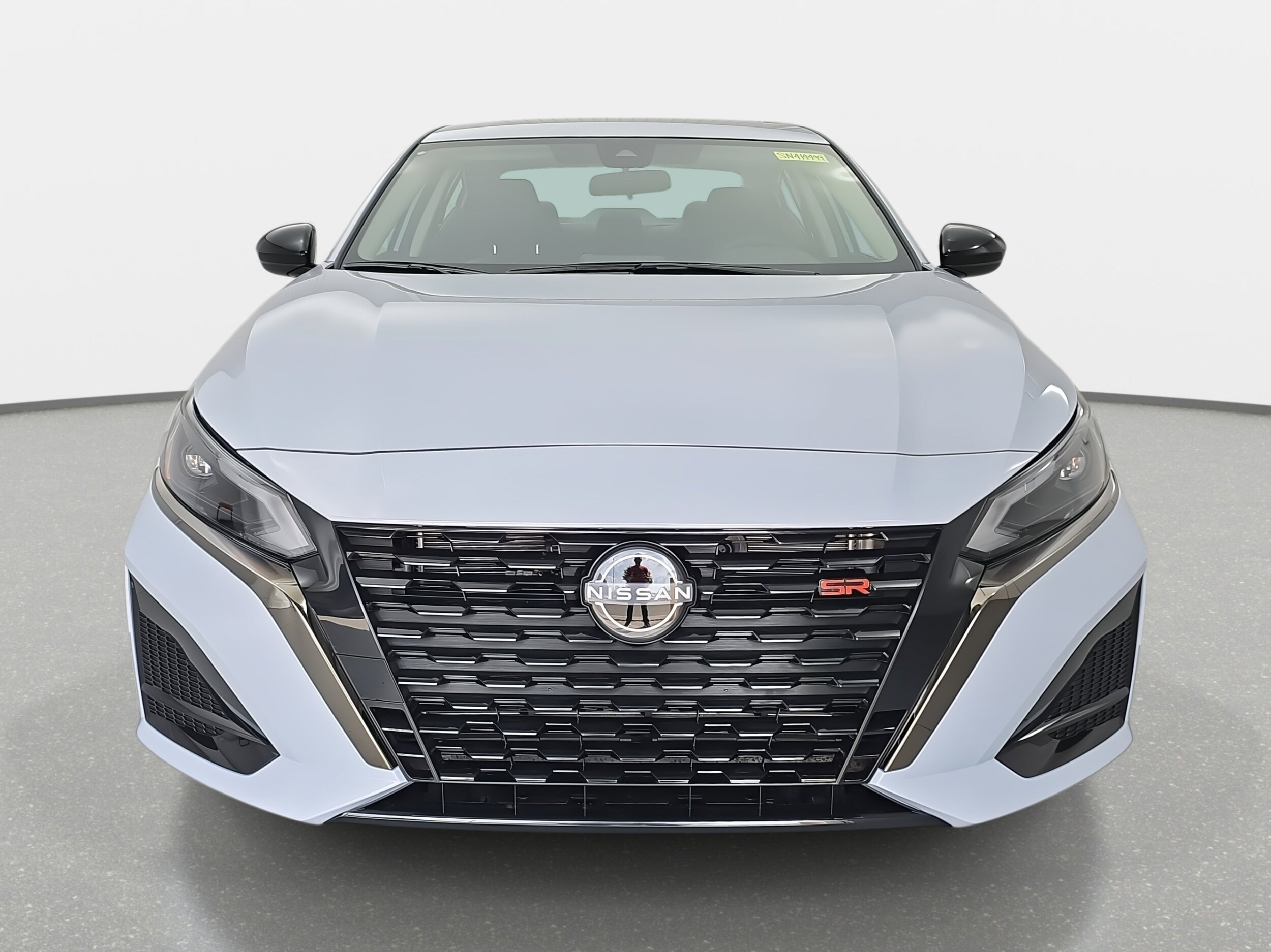 2025 Nissan Altima SR photo 2