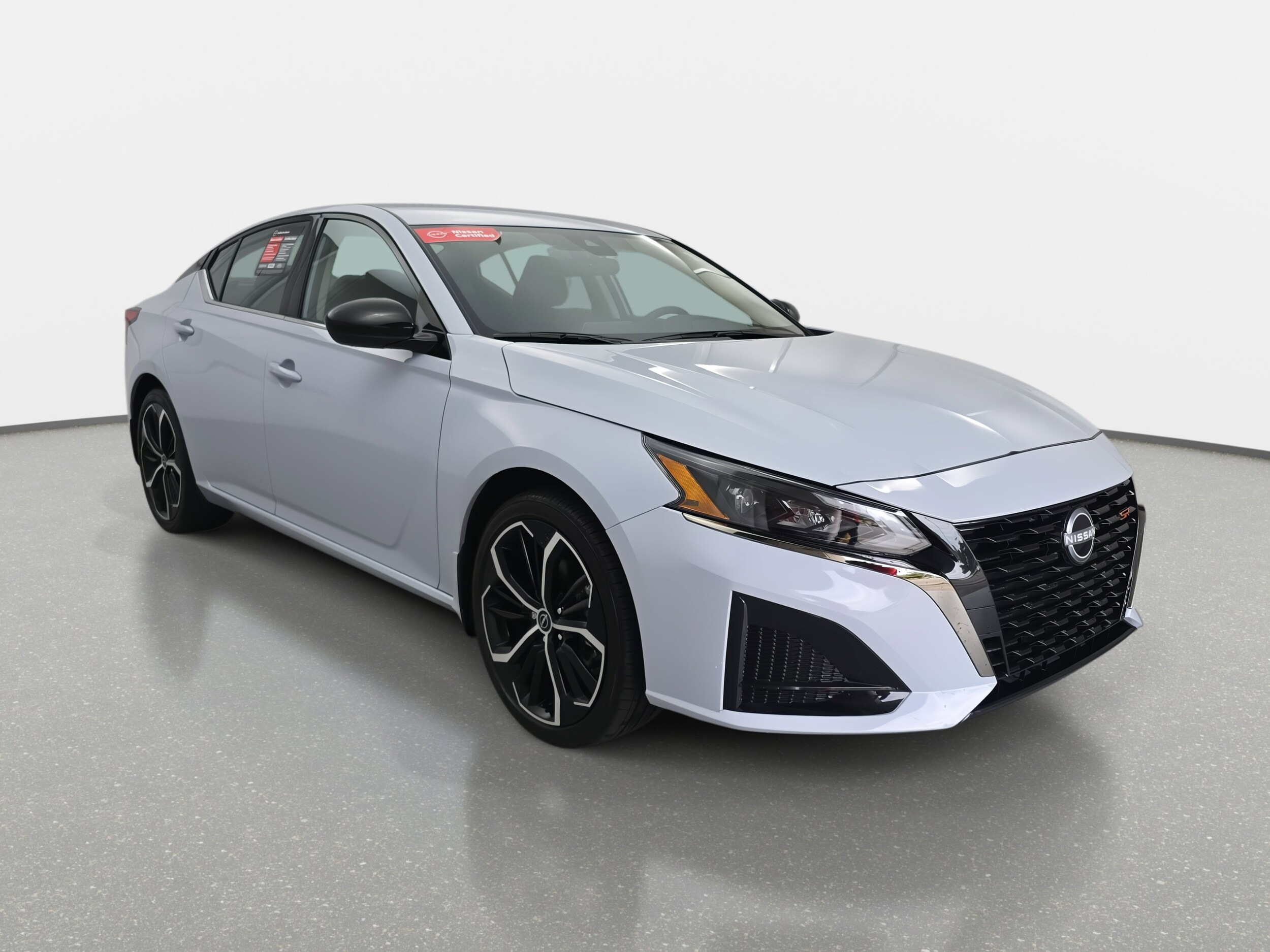 2025 Nissan Altima SR photo 2