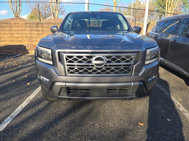 2023 Nissan Frontier SV photo 2
