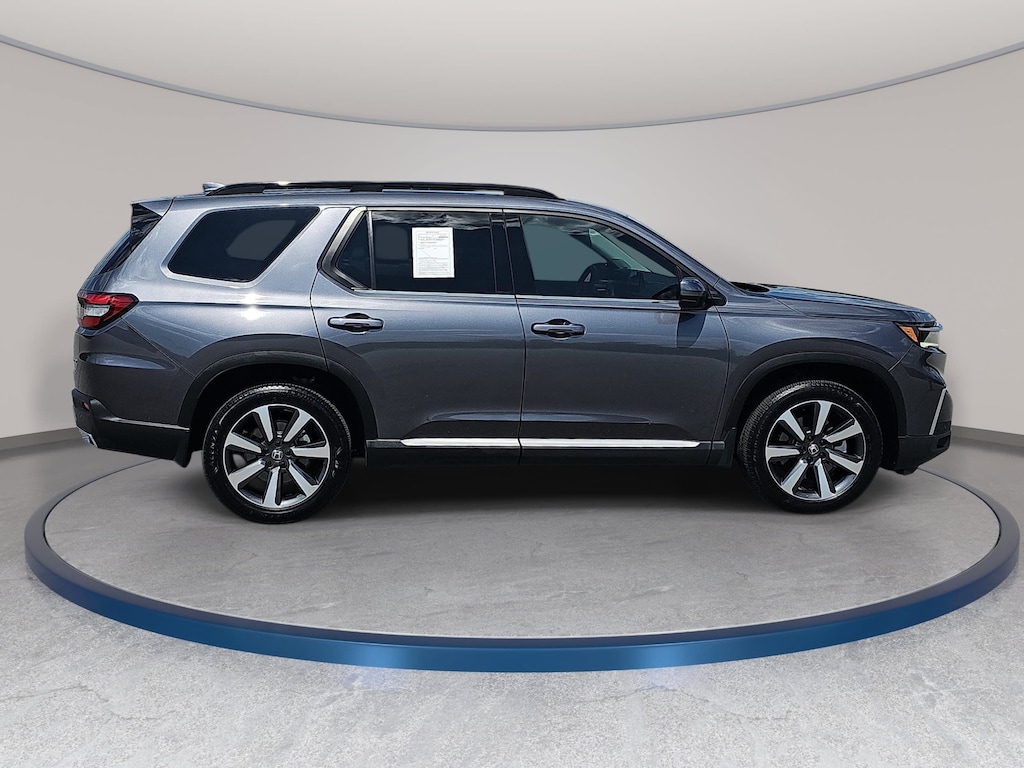 Used 2025 Honda Pilot Touring SUV