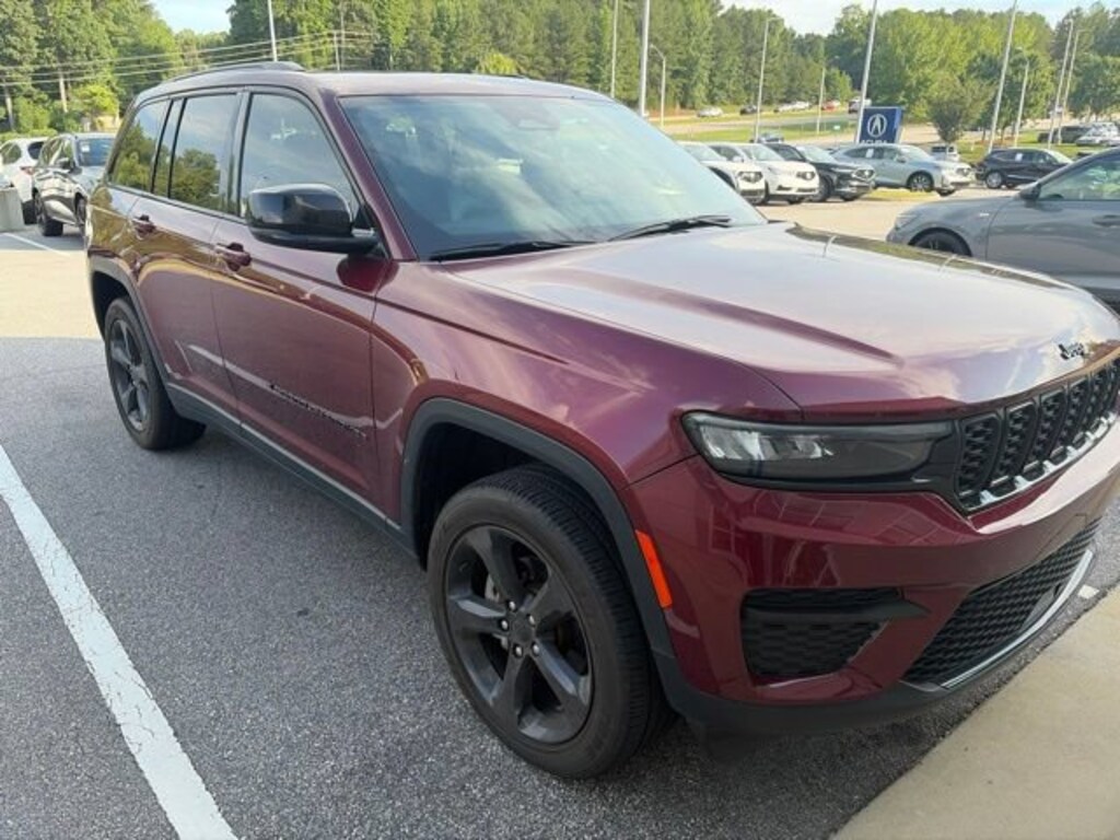 Used 2024 Jeep Grand Cherokee Laredo SUV