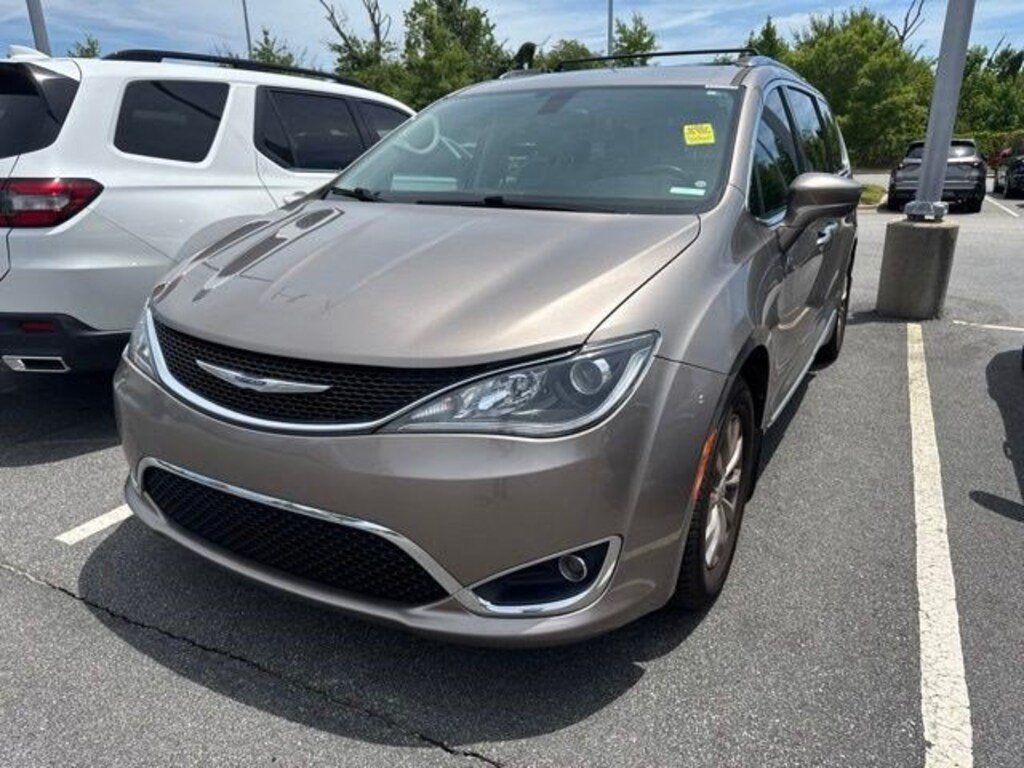 Used 2018 Chrysler Pacifica Touring L Plus Van