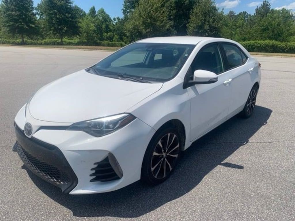 Used 2017 Toyota Corolla SE Sedan