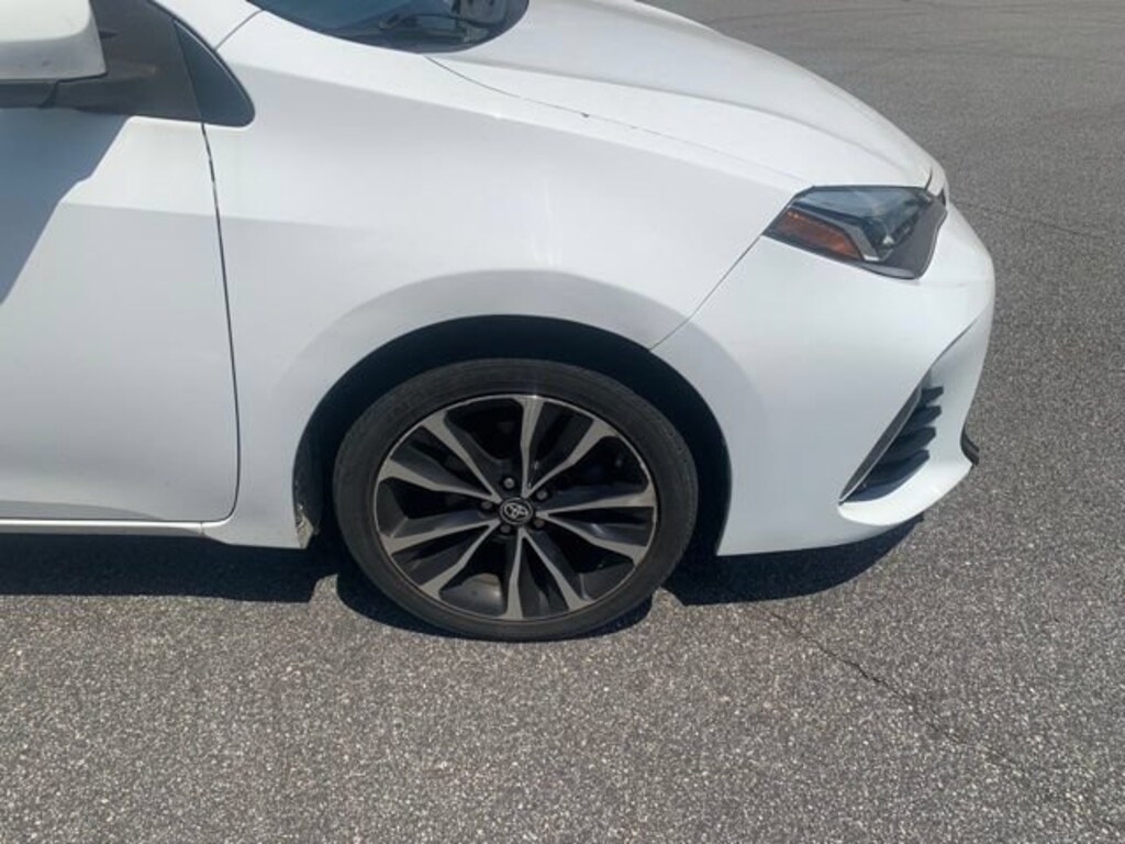 Used 2017 Toyota Corolla SE Sedan