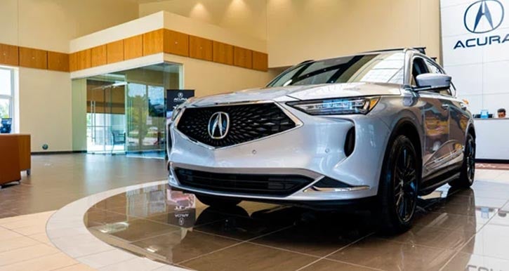 Leith Acura Showroom