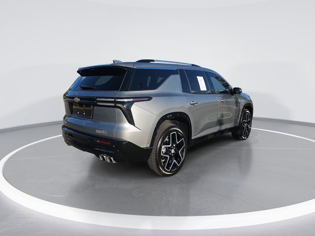 Used 2025 Chevrolet Traverse High Country SUV