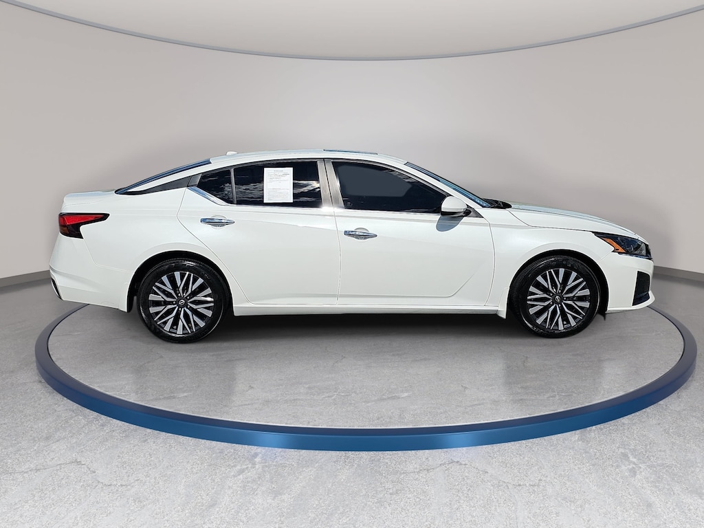 Used 2024 Nissan Altima 2.5 SV Sedan