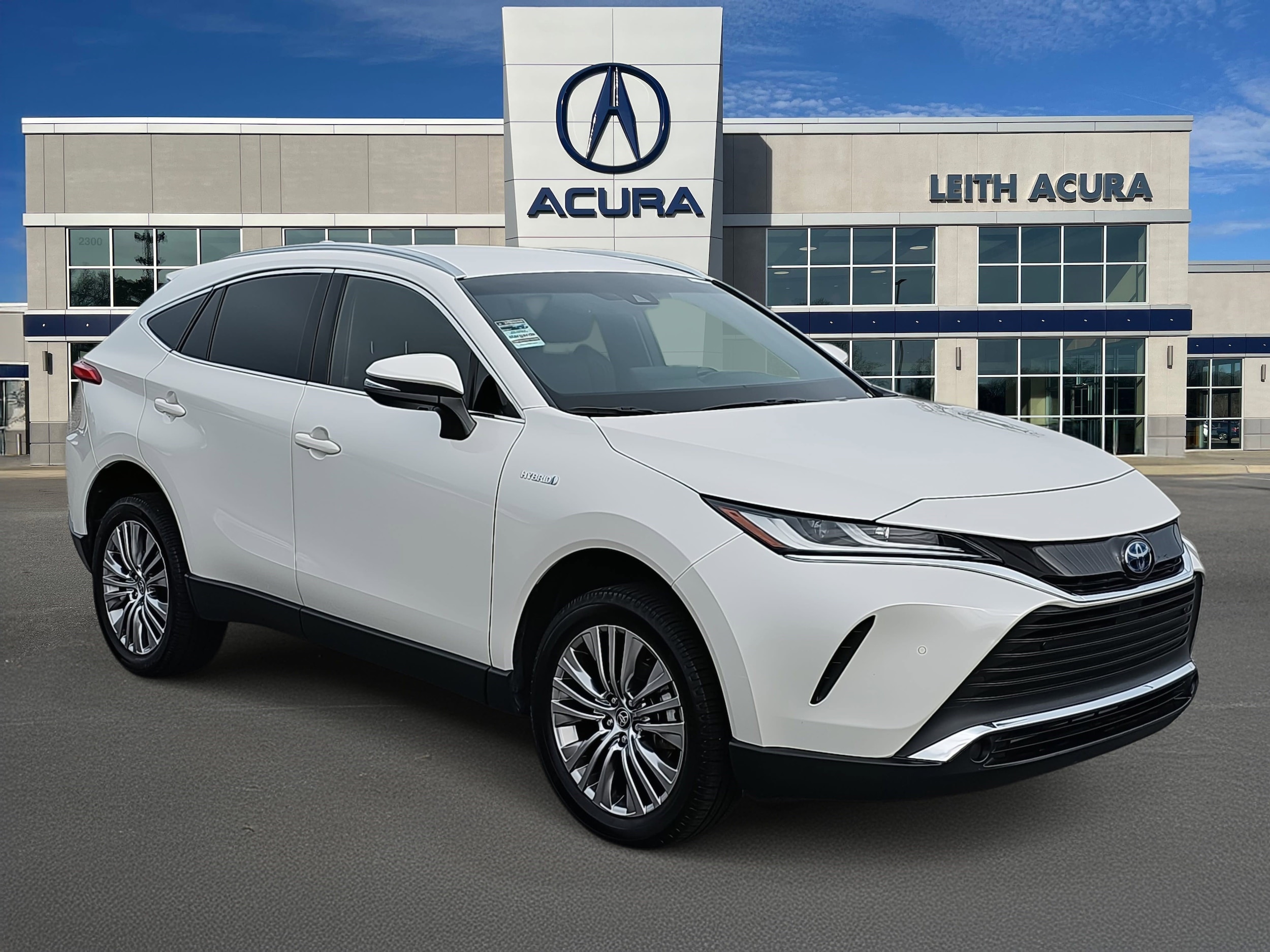 2021 Toyota Venza XLE's photo