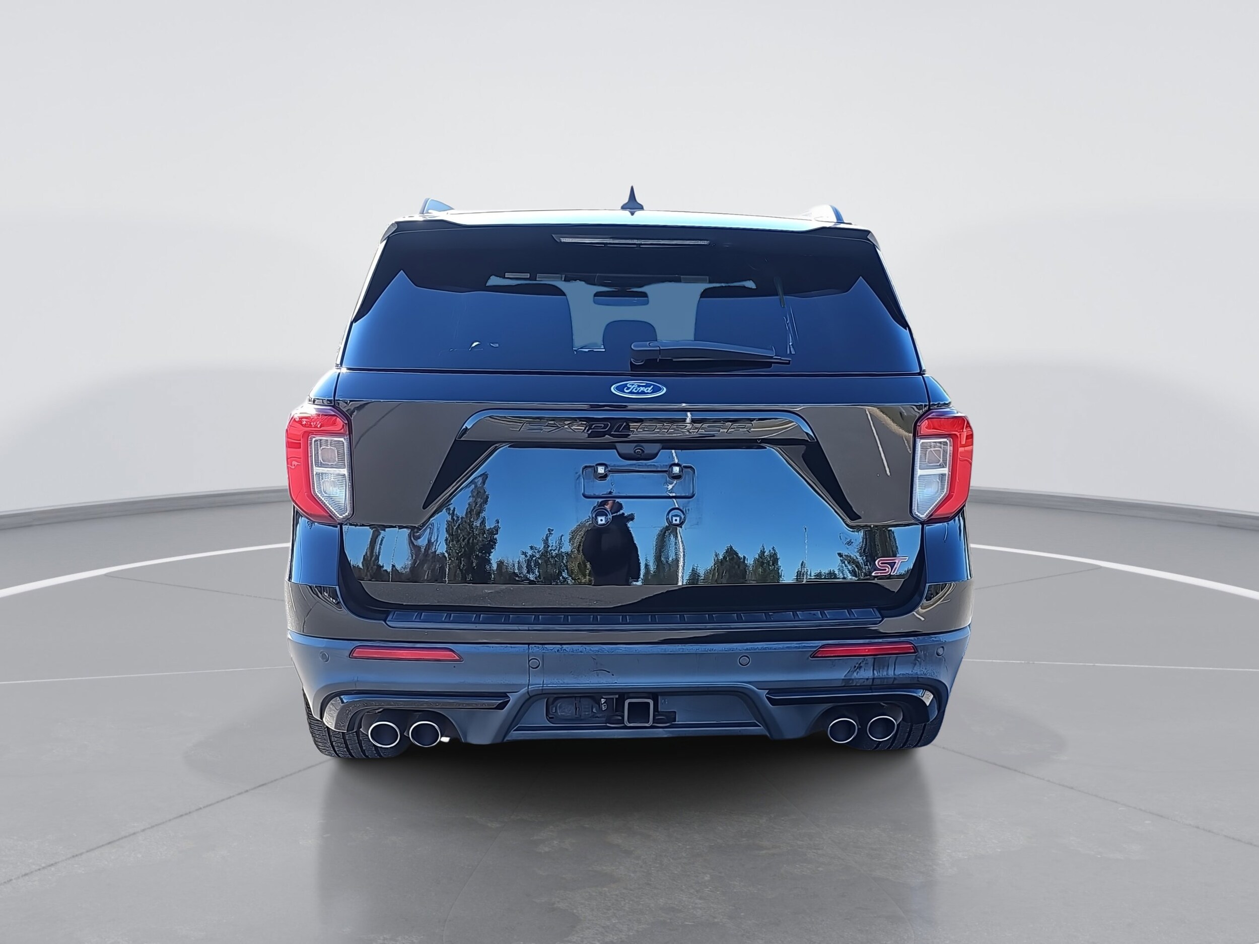 2022 Ford Explorer ST photo 4