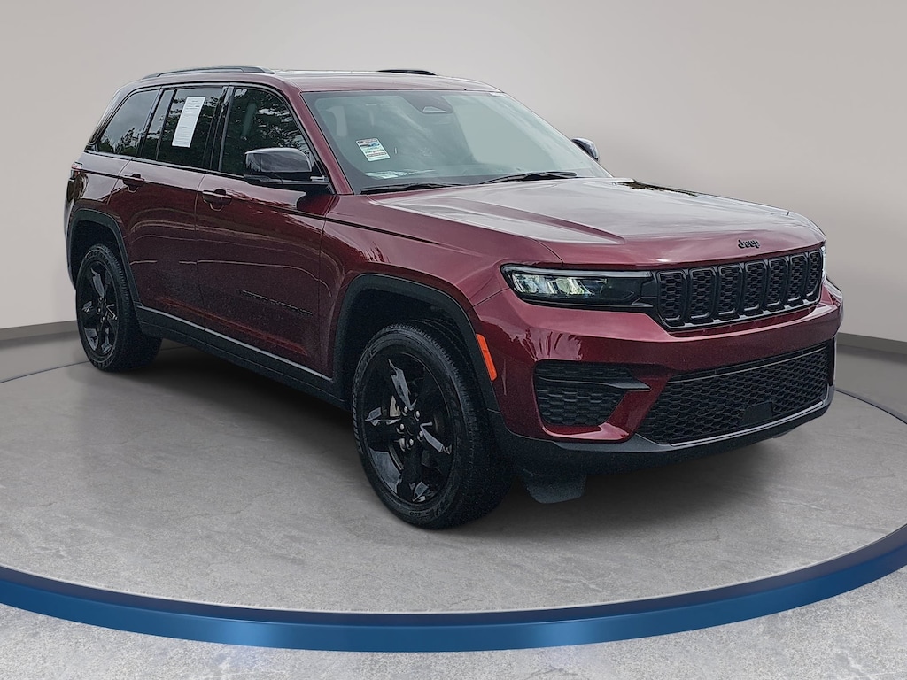 Used 2024 Jeep Grand Cherokee Laredo SUV