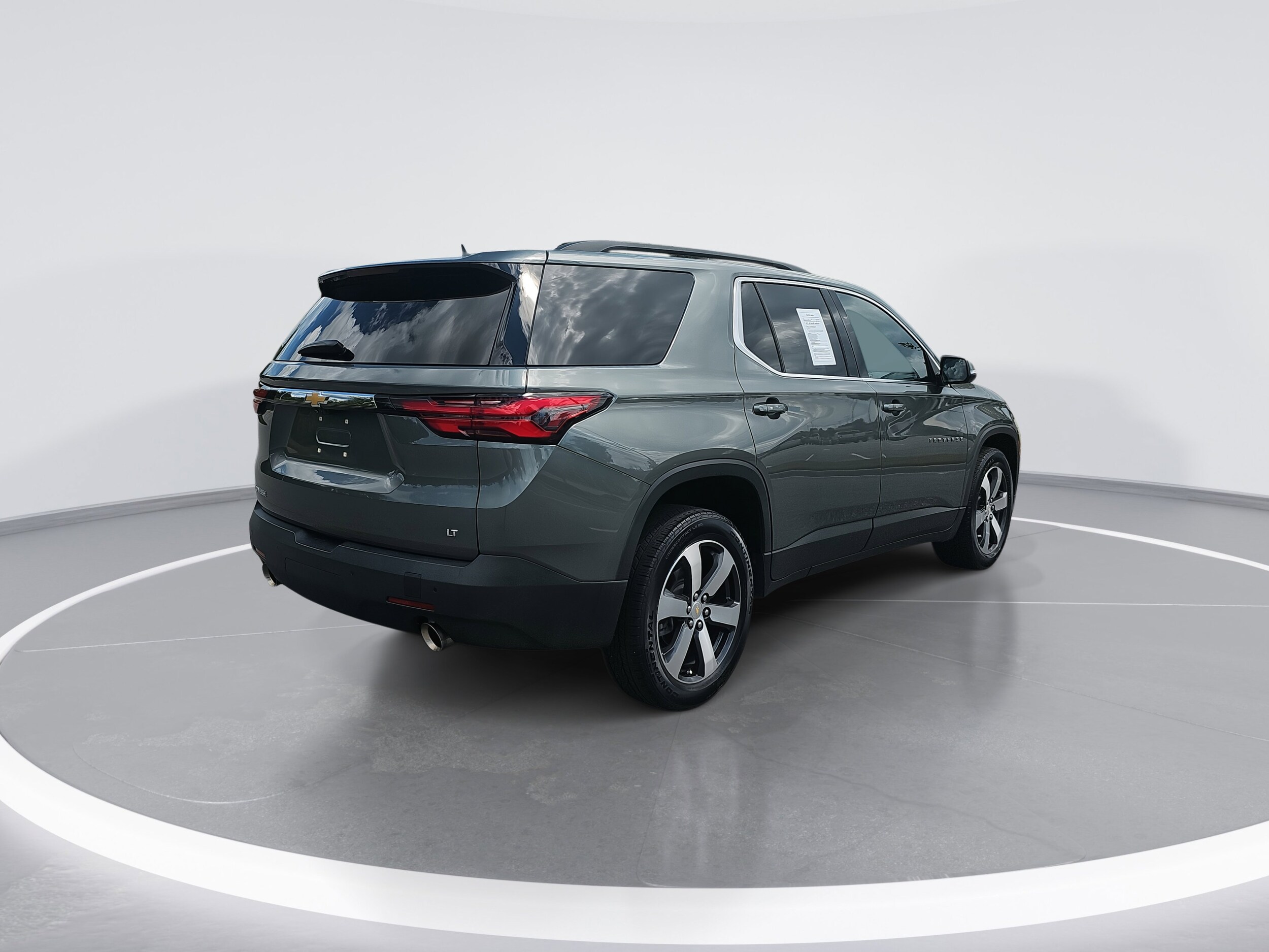 2022 Chevrolet Traverse Leather photo 3