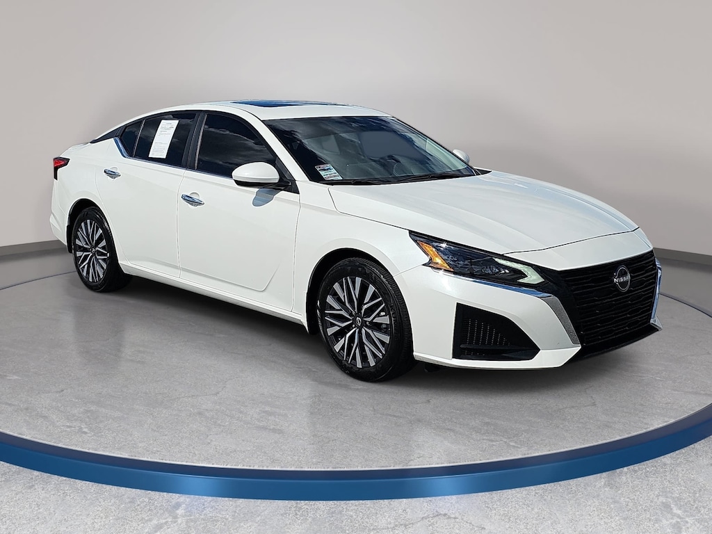Used 2024 Nissan Altima 2.5 SV Sedan