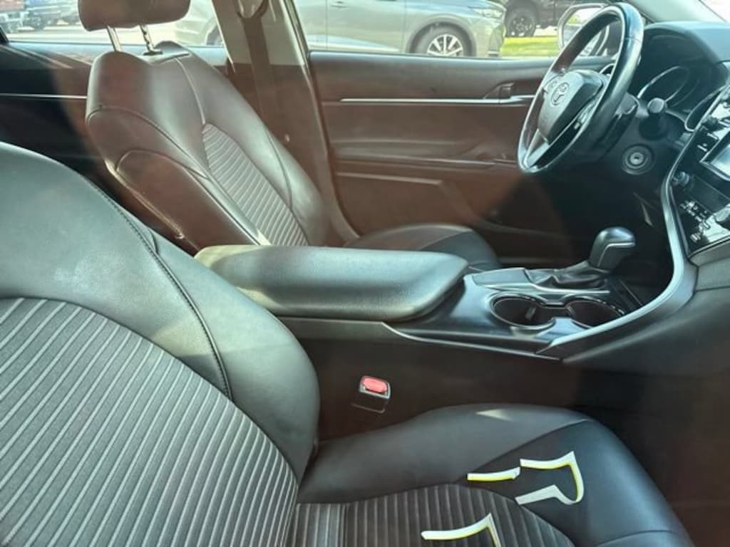 Used 2019 Toyota Camry SE Sedan