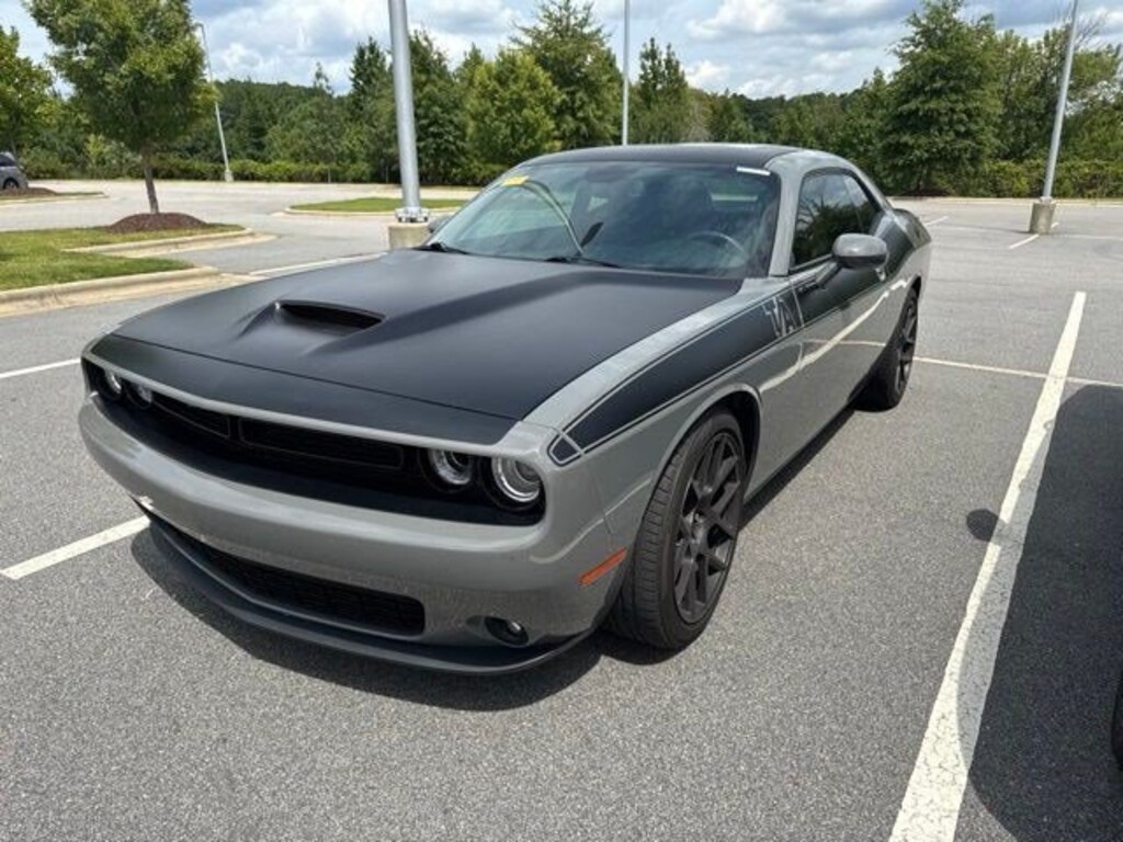 Used 2017 Dodge Challenger R/T Coupe
