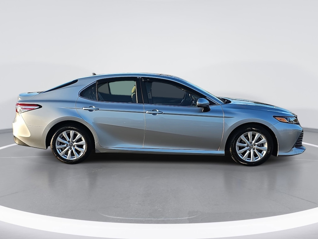 Used 2018 Toyota Camry LE Sedan