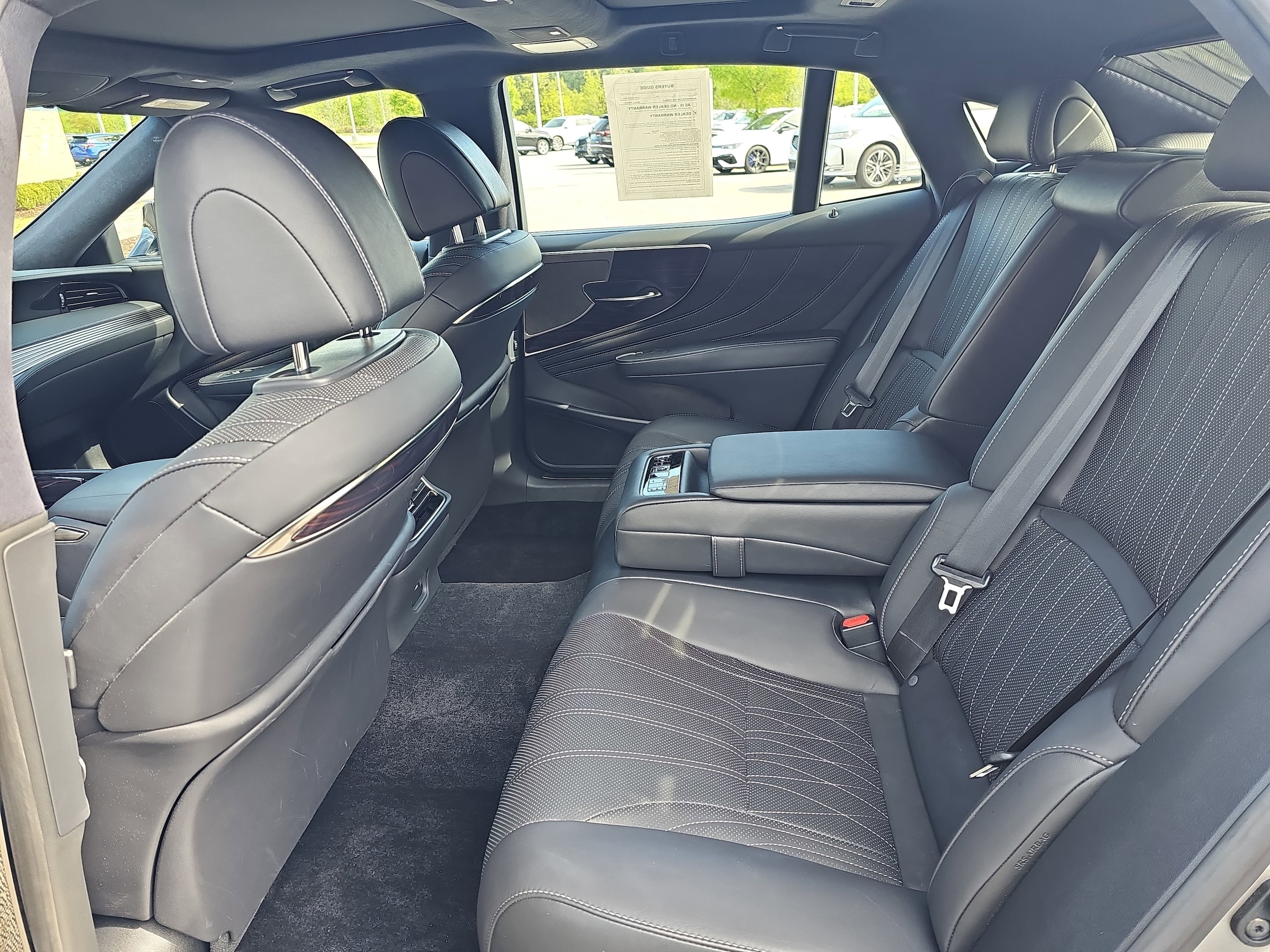 2022 Lexus LS Base - Photo 14