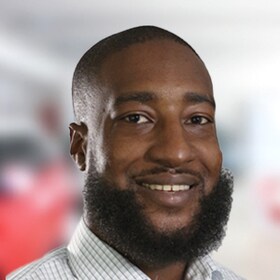 Staff member Shakir Arnett from ID_a264f384cde1