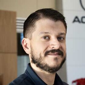 Staff member Kyle Petty  from ID_2b05929469c9