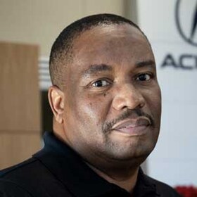 Staff member Navordo Porter from ID_2b05929469c9