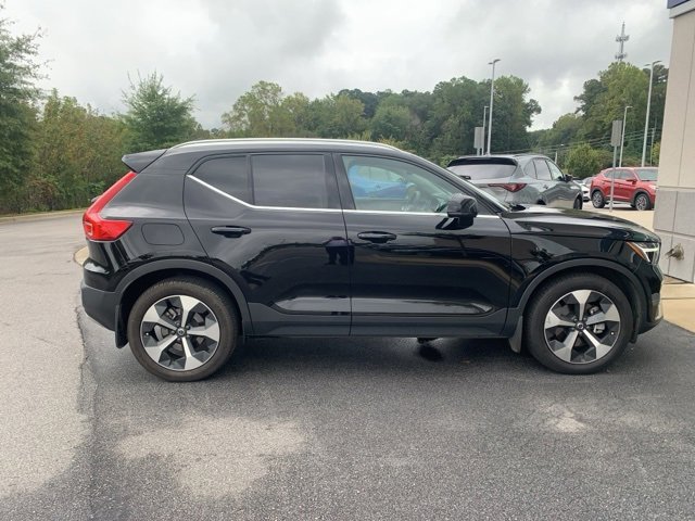 2023 Volvo XC40 AWD Ultimate photo 4