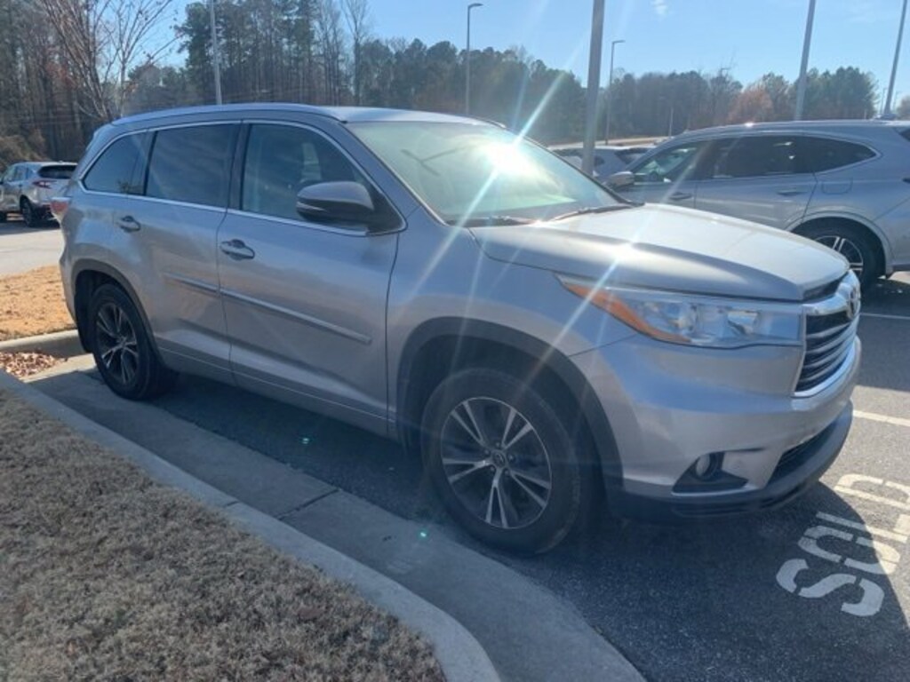 Used 2016 Toyota Highlander XLE V6 SUV