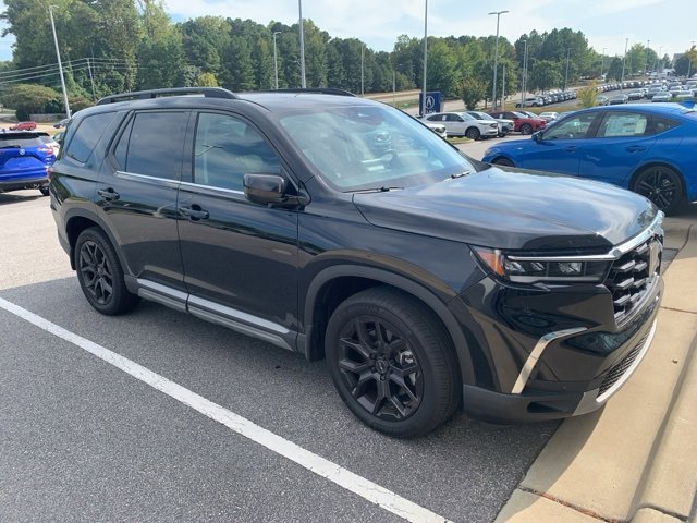 2025 Honda Pilot Elite photo 3