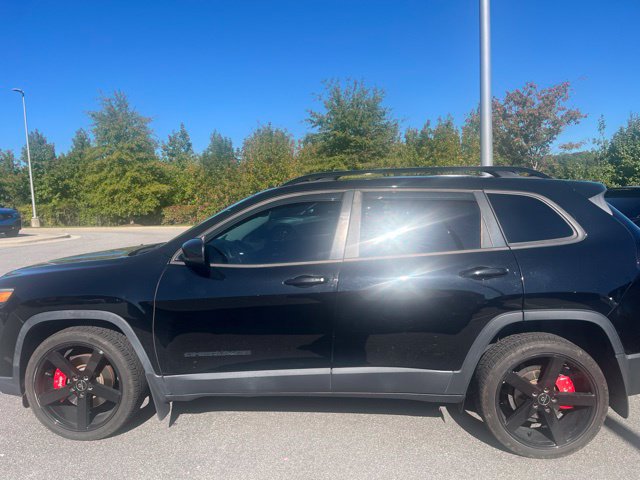 Used 2019 Jeep Cherokee Latitude Plus FWD SUV