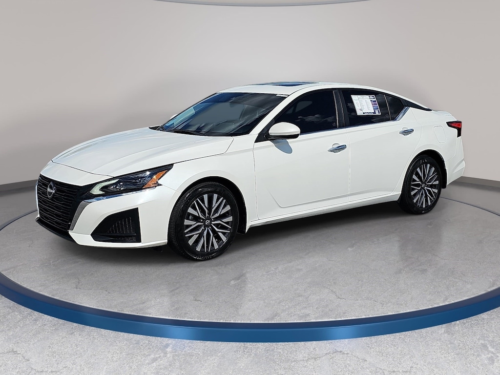 Used 2024 Nissan Altima 2.5 SV Sedan