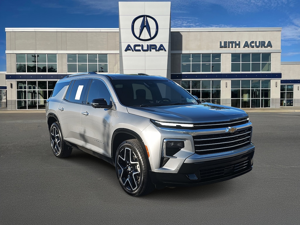 Used 2025 Chevrolet Traverse High Country SUV