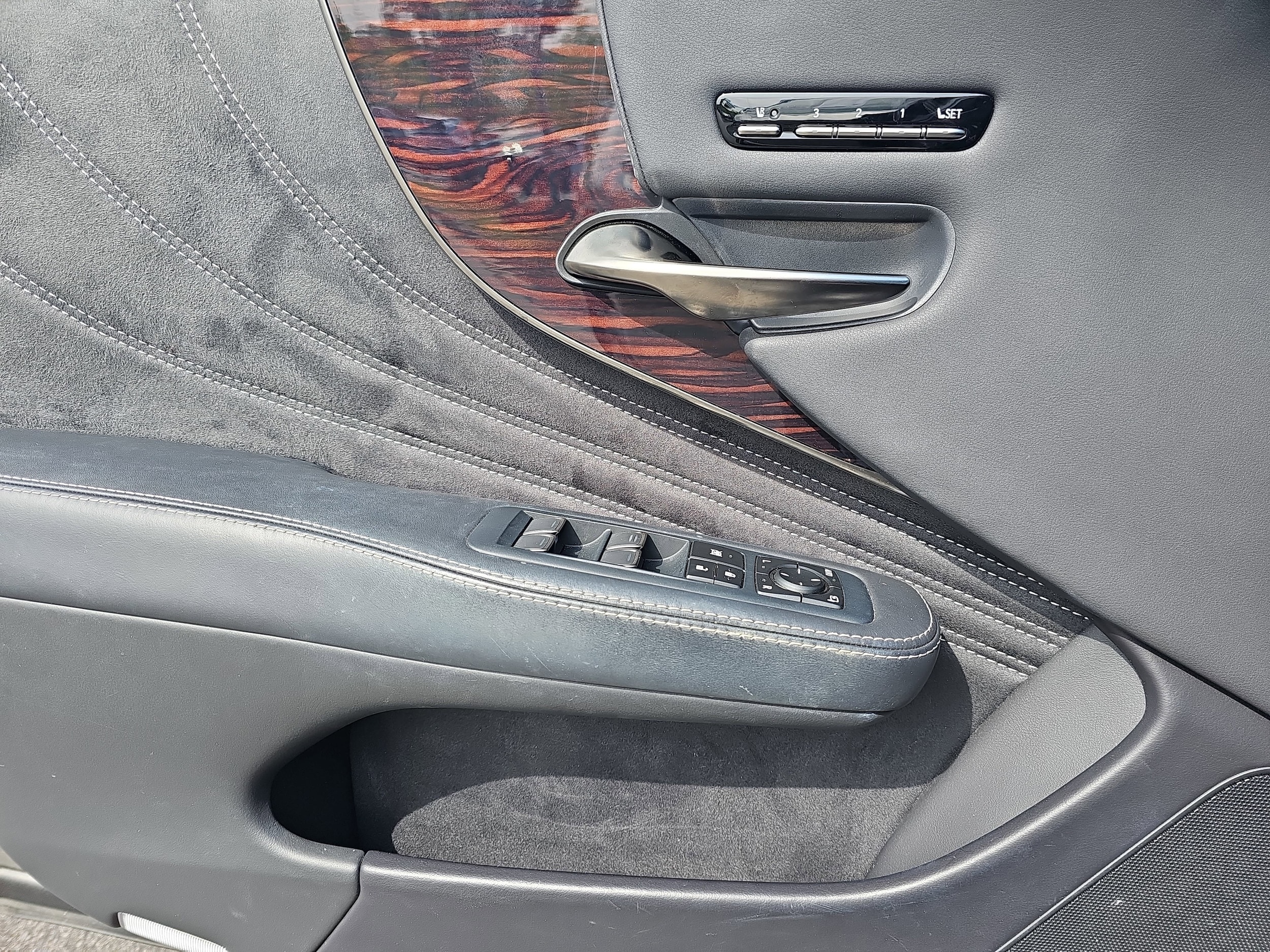 2022 Lexus LS Base - Photo 24