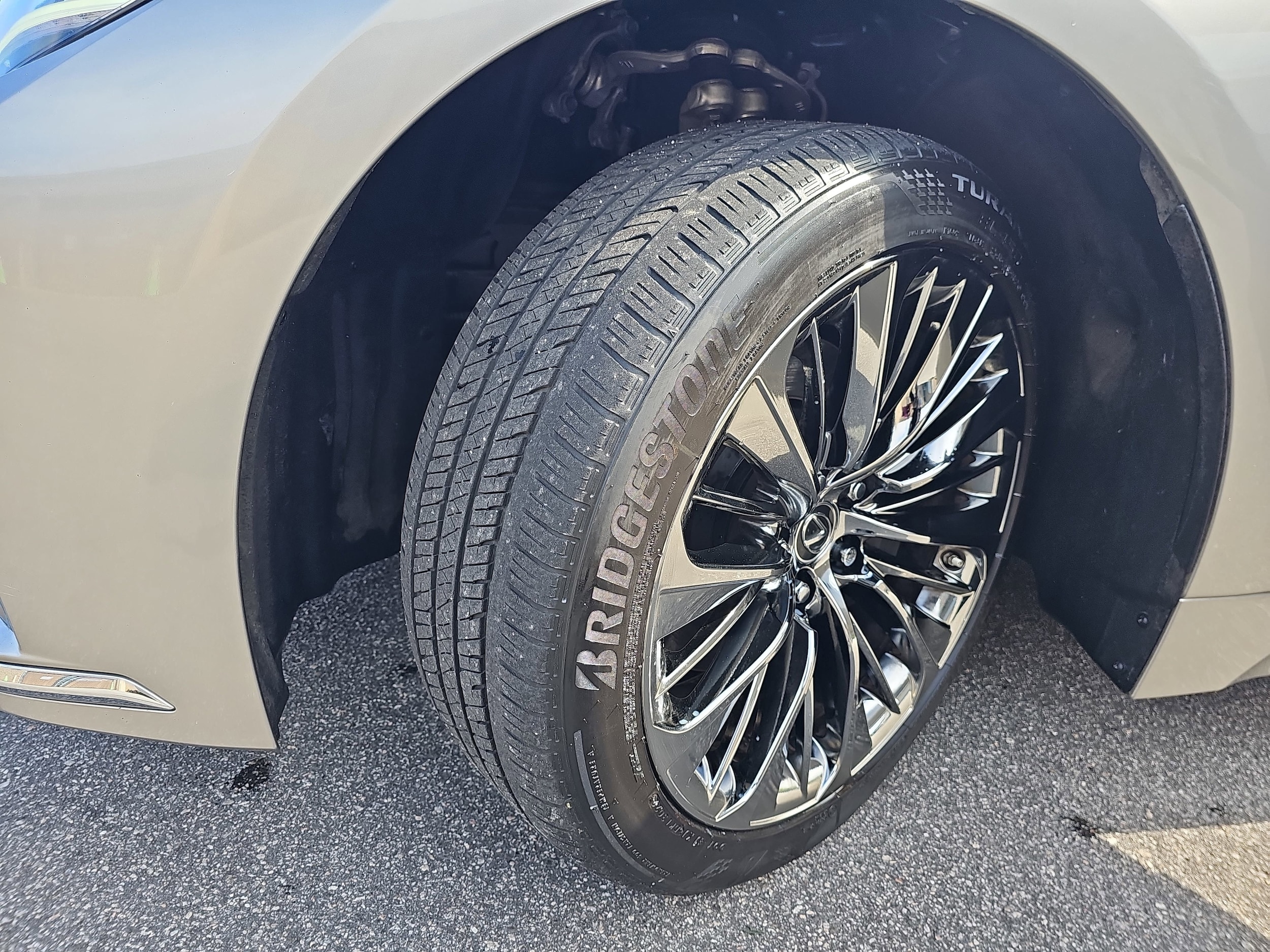 2022 Lexus LS Base - Photo 30