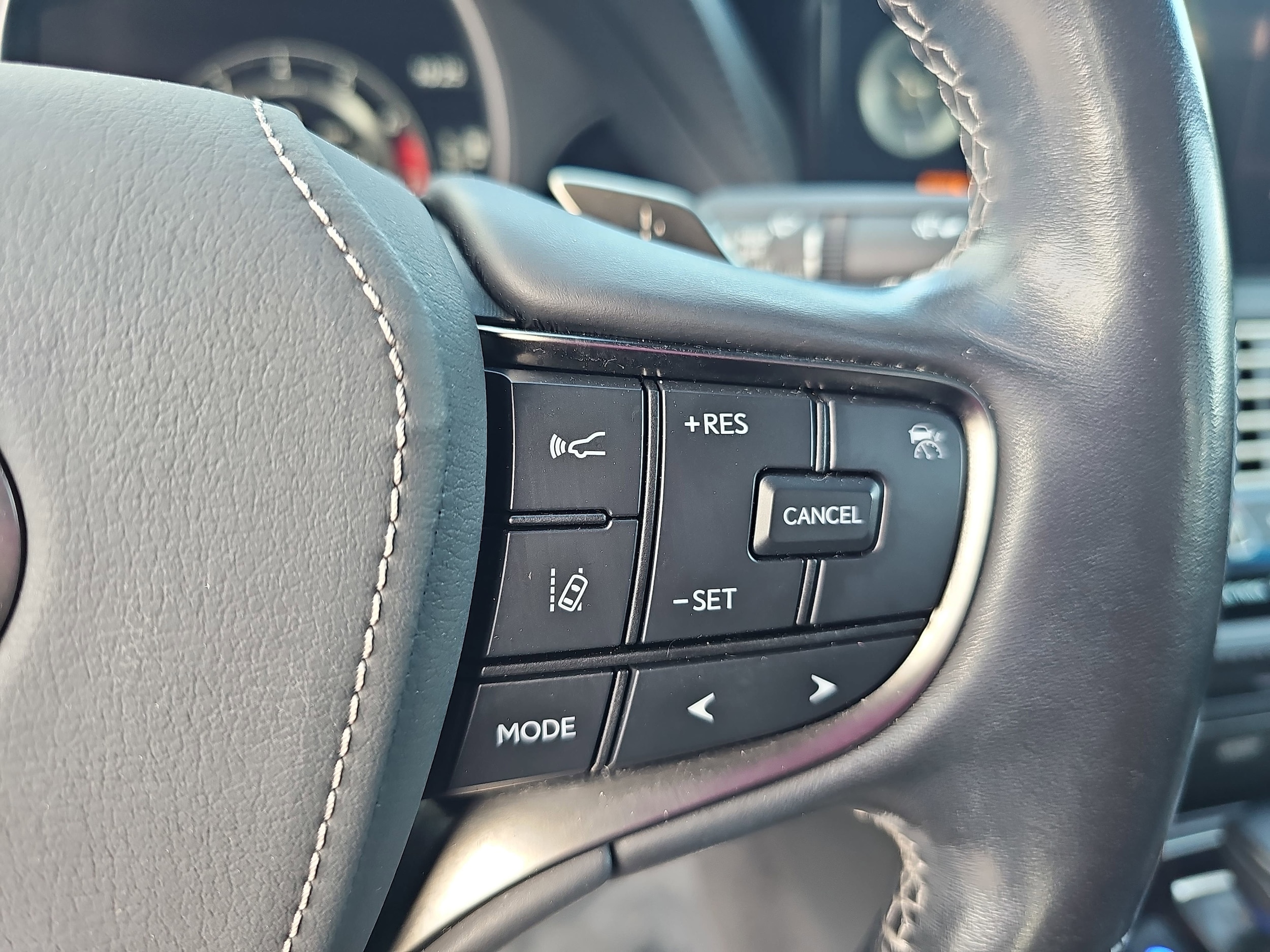 2022 Lexus LS Base - Photo 18